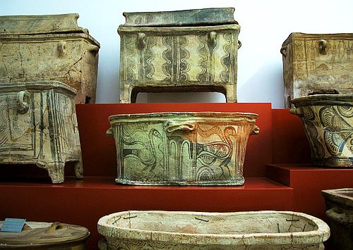 Minoan larnakes