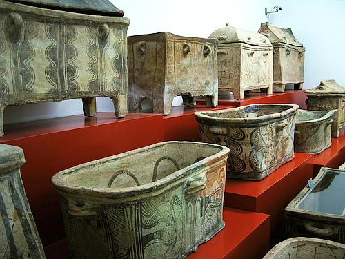 Minoan larnakes