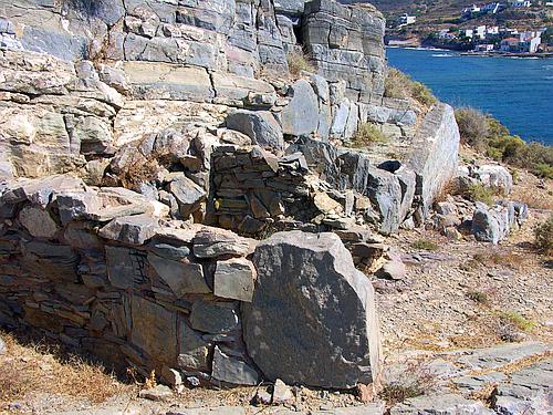 Mochlos island cemetery