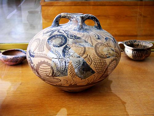 Minoan stirrup jar