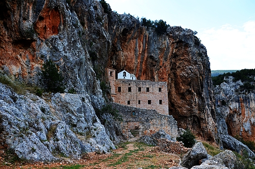 Avgou monastery
