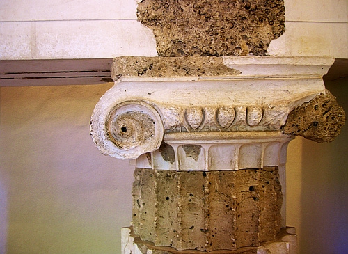 Ionian column