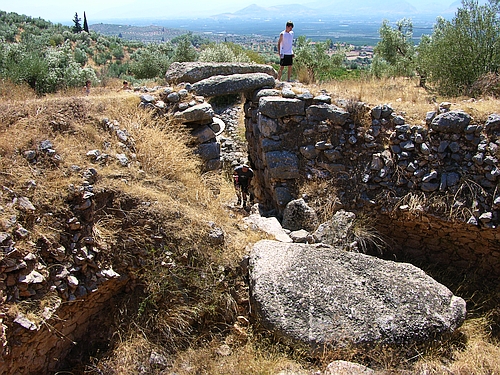 Epano Phournos tomb