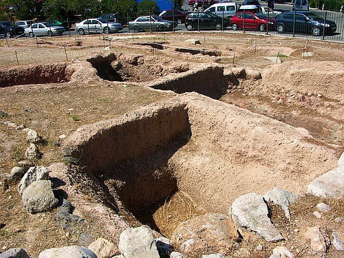 settlement outside the acropolis