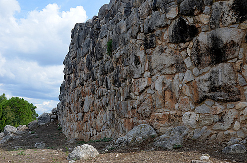Tiryns wall stabilization