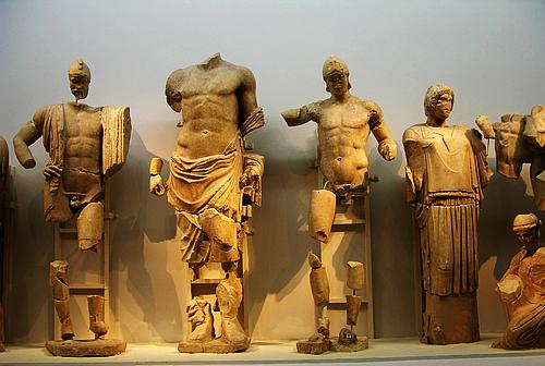 figures of the East pediment