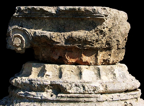 column capital