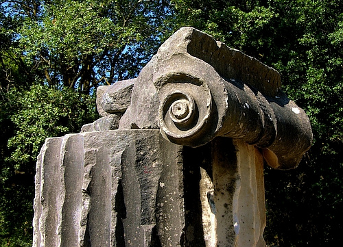 column capital
