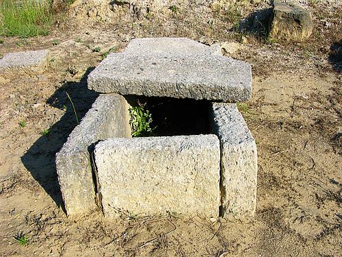 Skillountia necropolis