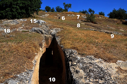 chamber tomb 10 and surroundings