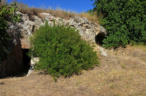chamber tomb 4