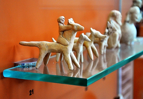 Helladic figurines of horsemen