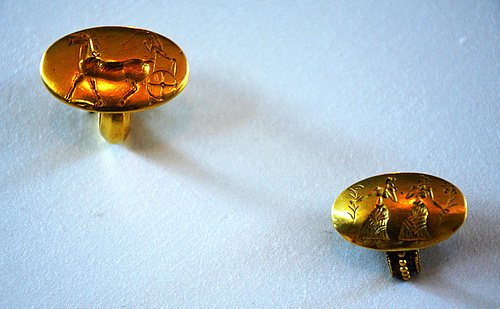 Mycenaean gold sealing rings